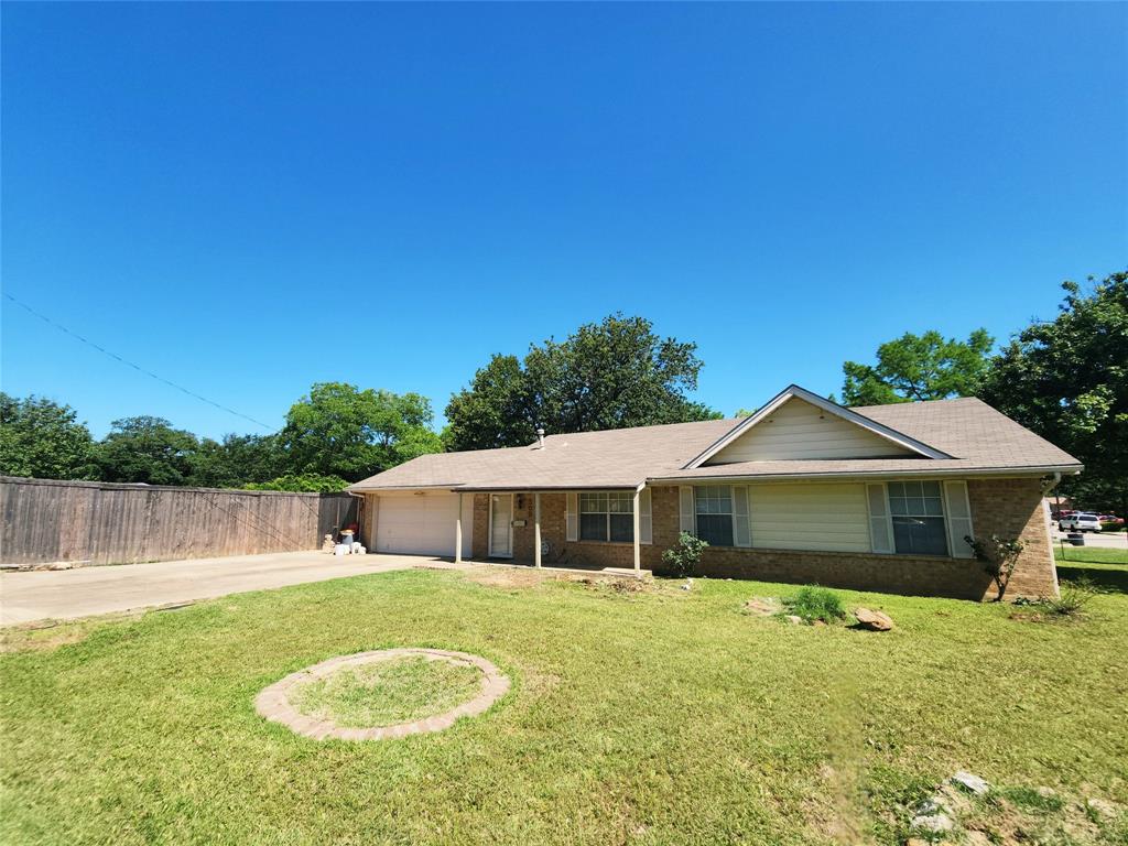300 Sunset Drive Property Photo