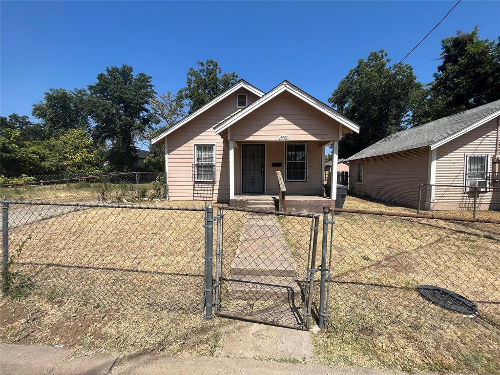 4423 Canal Street Property Photo 1