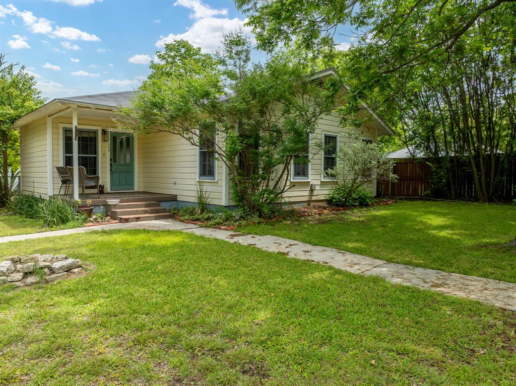 603 E Avenue G Property Photo