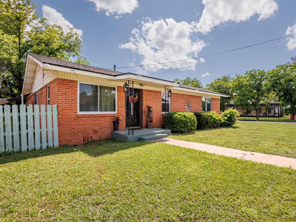 515 W Walnut Property Photo