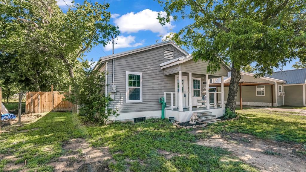 809 6th Street Property Photo