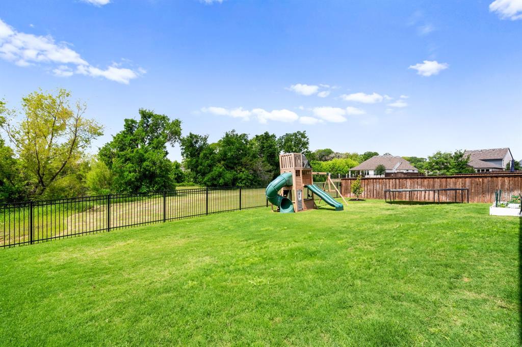 8609 Autumn Lake Trail Property Photo 32