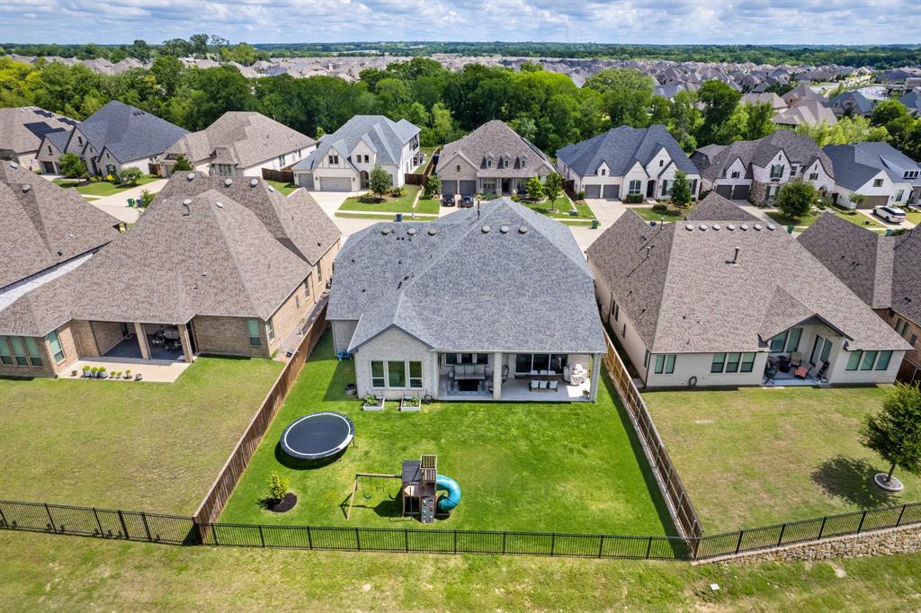 8609 Autumn Lake Trail Property Photo 33
