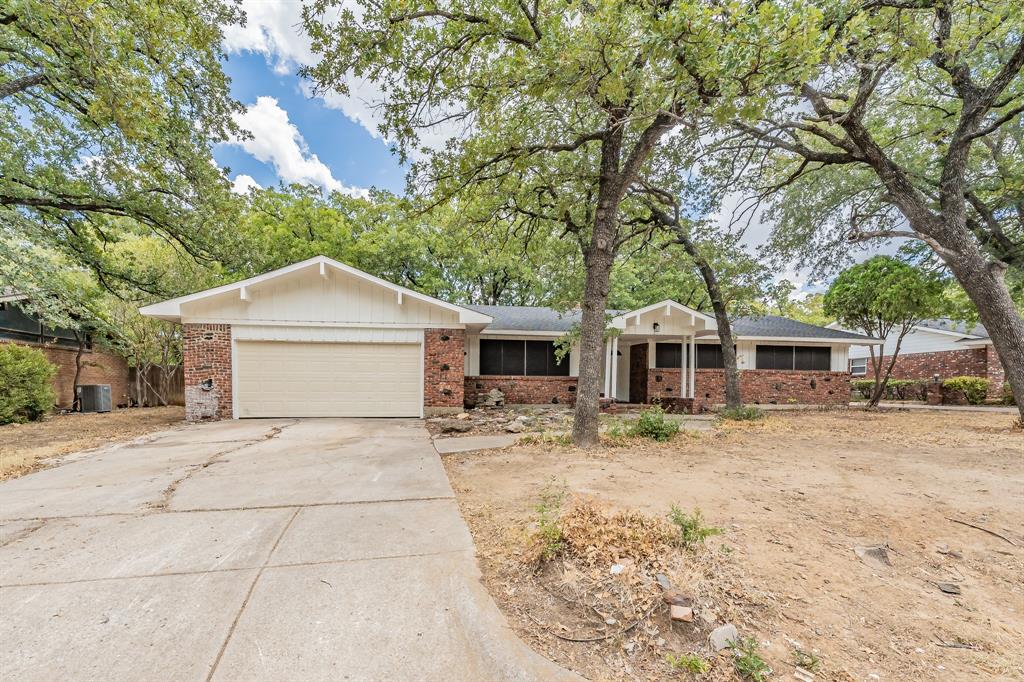 6409 Yorkshire Drive Property Photo 1