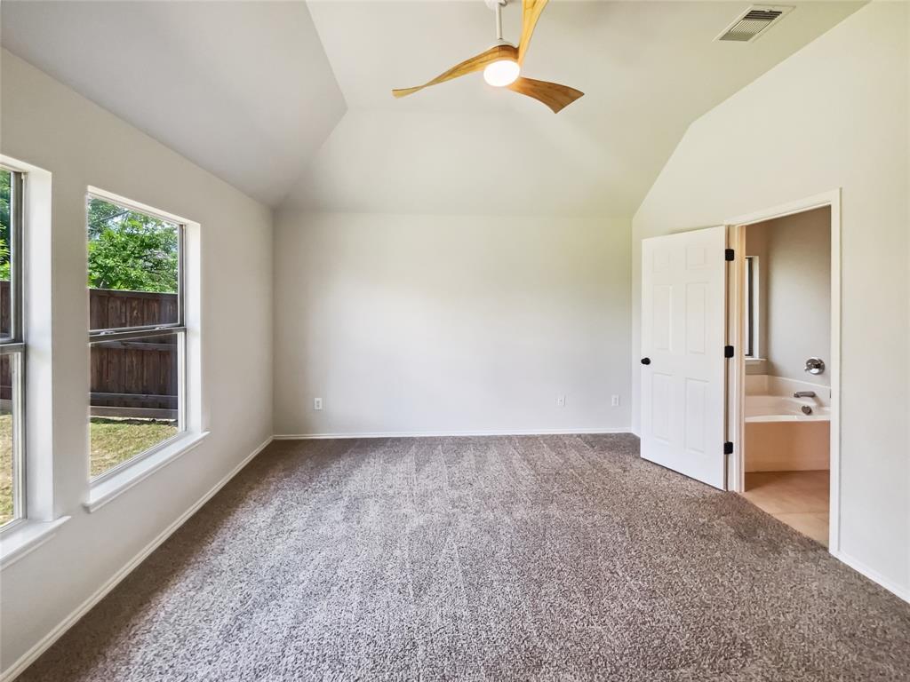 825 Lake Worth Trail Property Photo 5