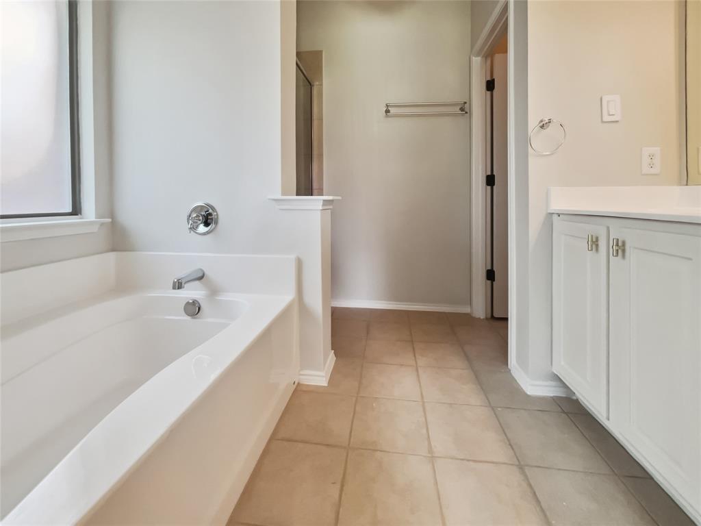 825 Lake Worth Trail Property Photo 7