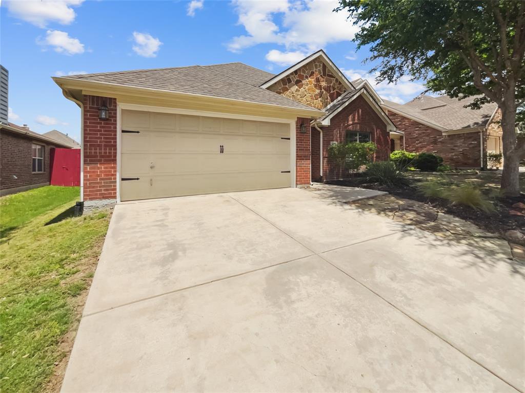 825 Lake Worth Trail Property Photo 9