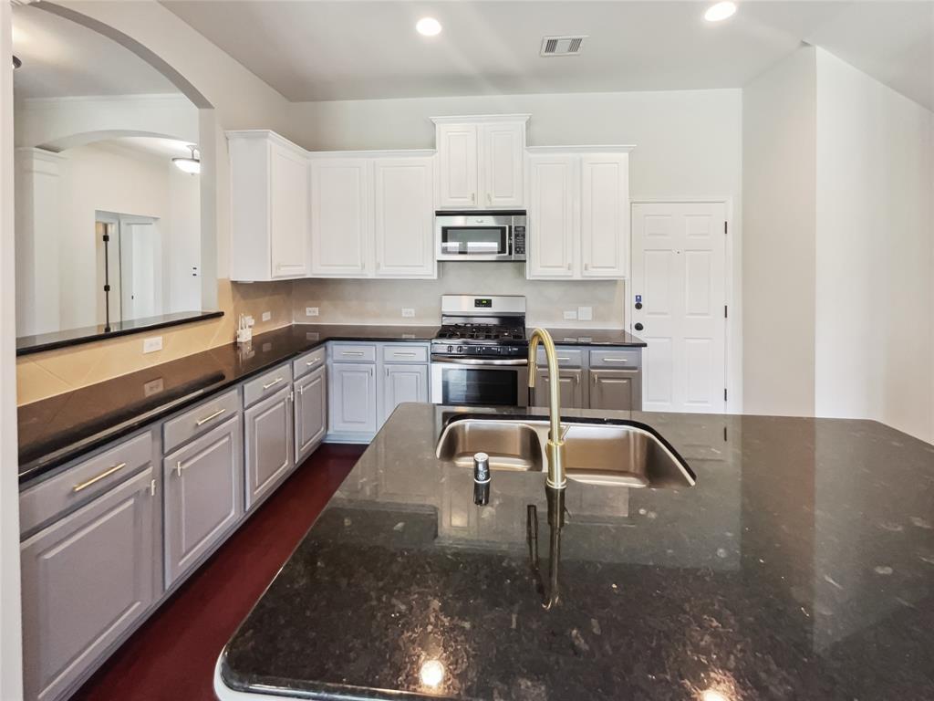825 Lake Worth Trail Property Photo 11