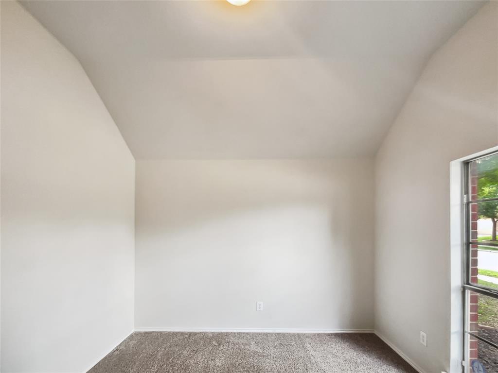 825 Lake Worth Trail Property Photo 16