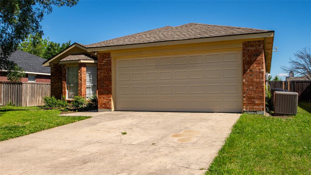 1133 Lake Haven Drive Property Photo 2