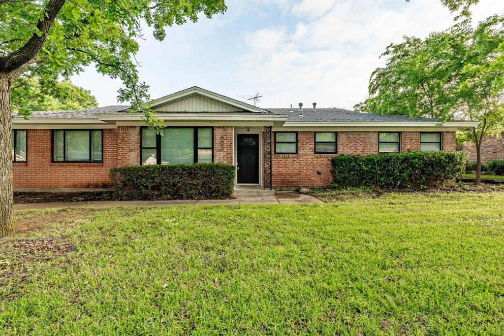 600 Circleview Drive Property Photo 1