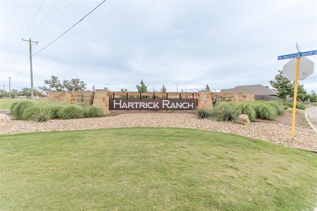 816 Killam Drive Property Photo 1