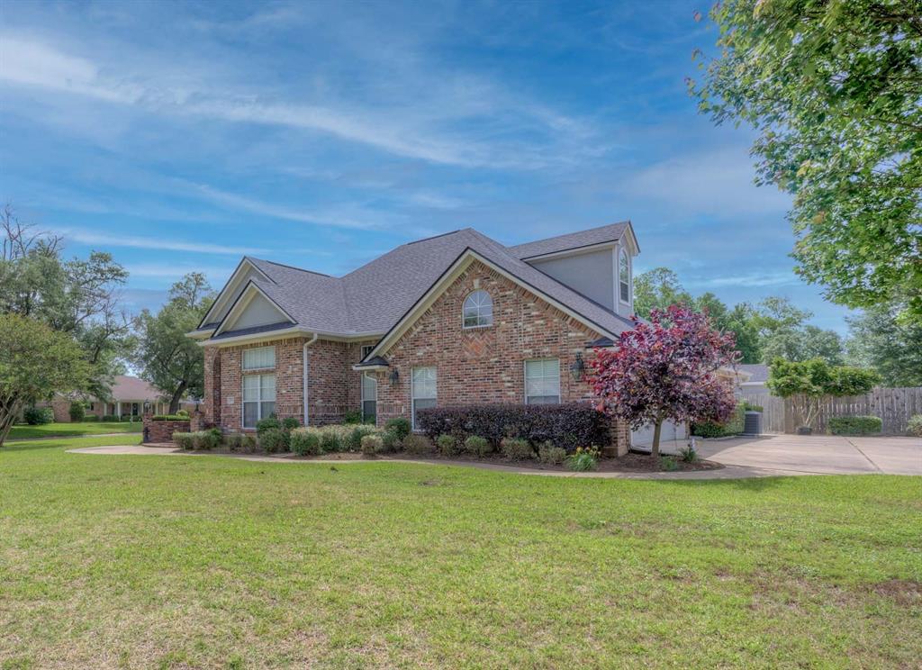 2116 Landau Lane Property Photo 1
