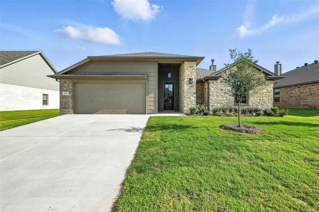 629 Mooney Drive Property Photo 1