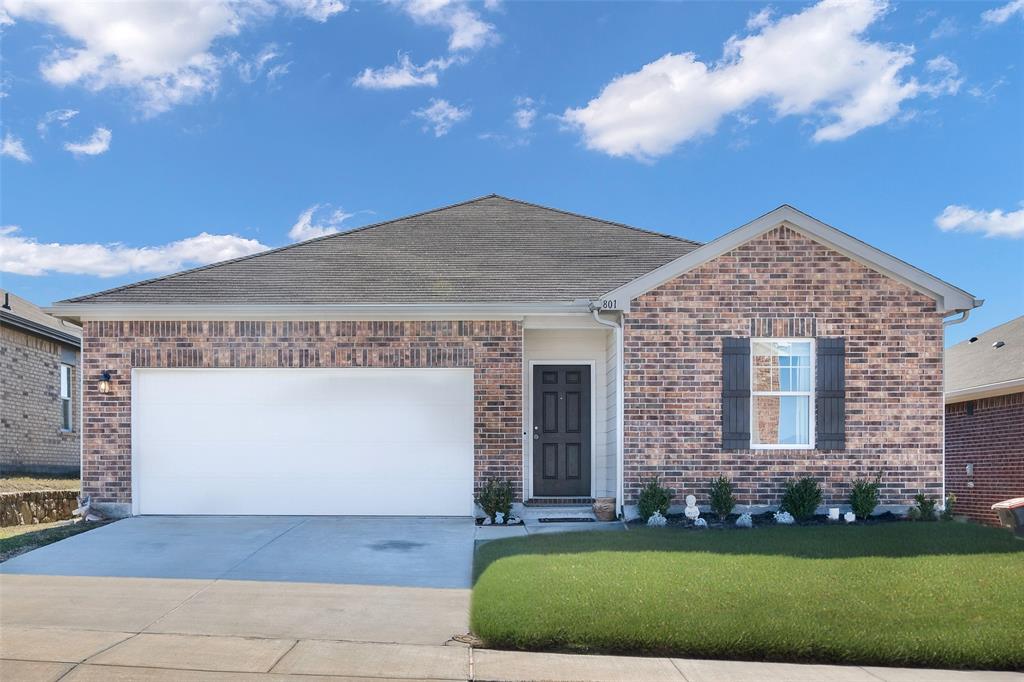 801 Peach Tree Lane Property Photo 1