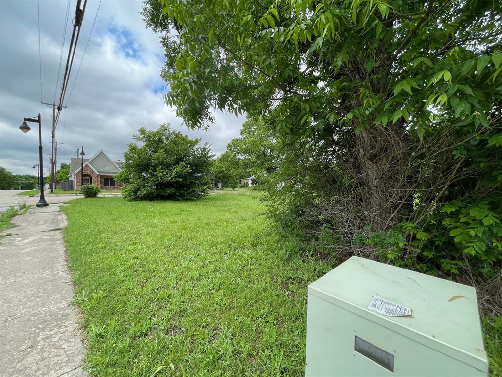 979 E Pulaski Street Property Photo 6