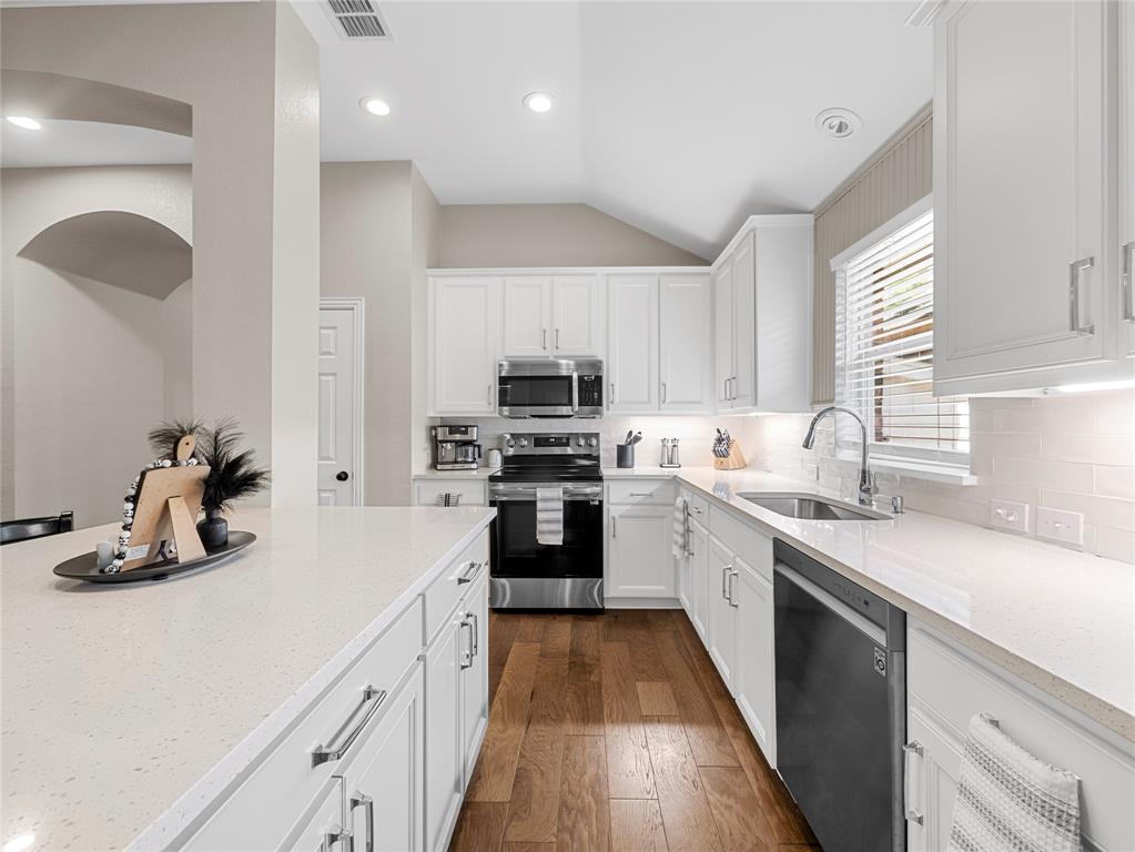 2135 Highland Drive Property Photo