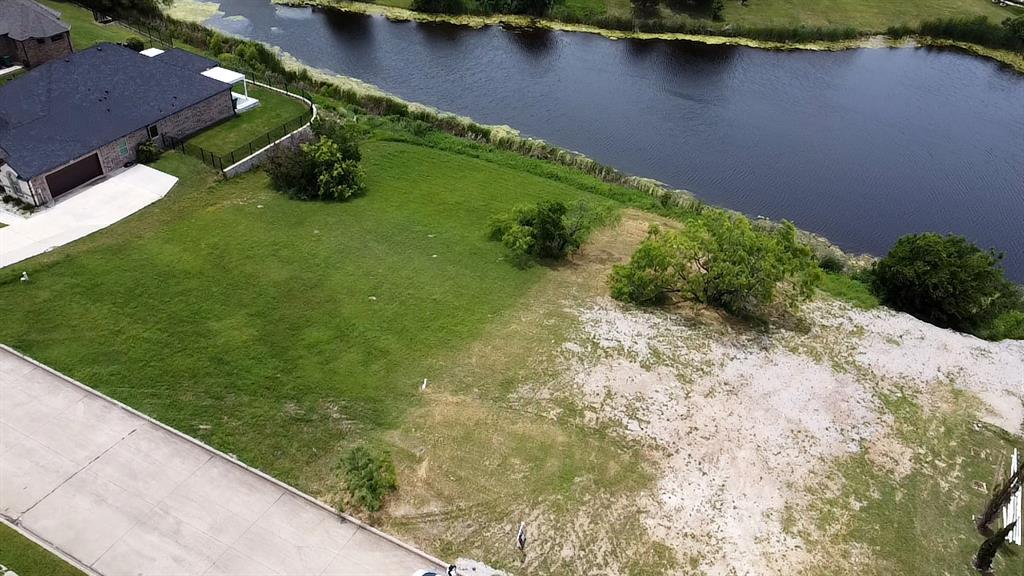 423 Golden Pond Drive Property Photo 1