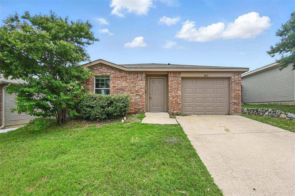 4811 Pachuca Court Property Photo 1