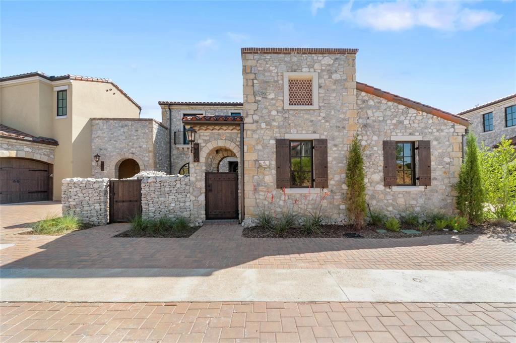 6 Comillas Drive Property Photo 1