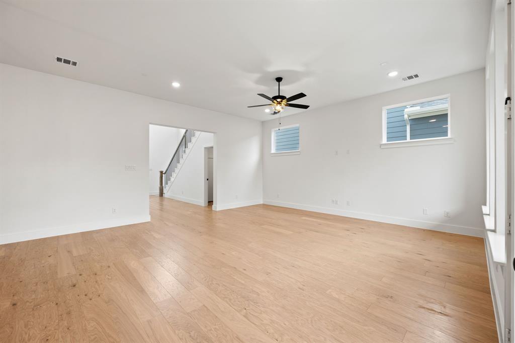300 Chestnut Street Property Photo 6