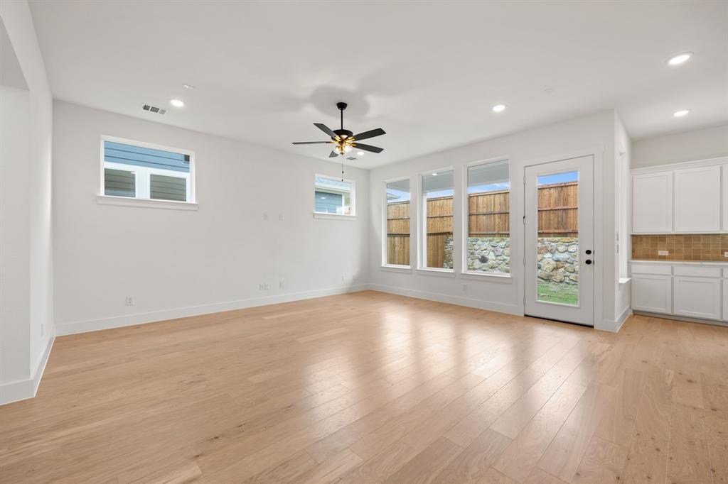300 Chestnut Street Property Photo 7