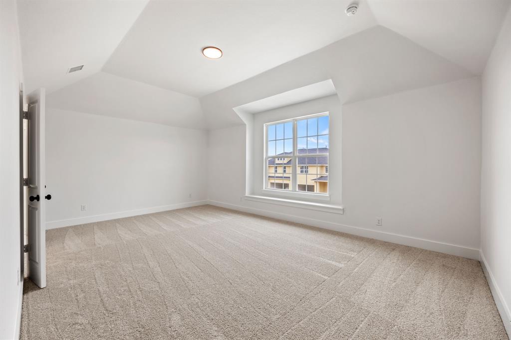 300 Chestnut Street Property Photo 18