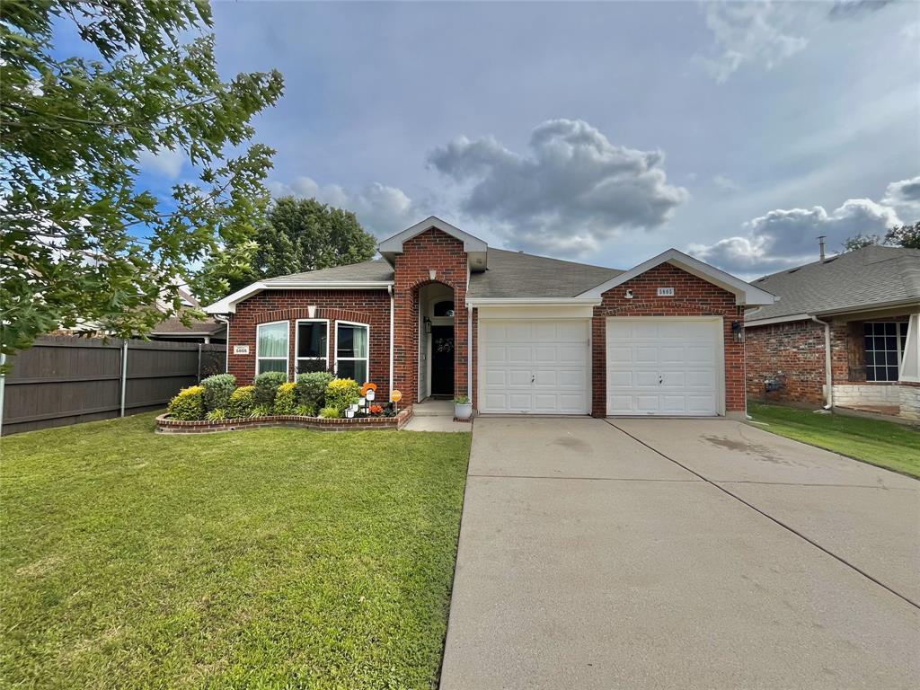 5805 Bridal Trail Property Photo