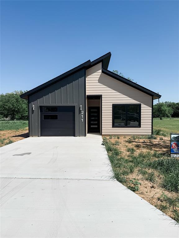211 N 4th Street Property Photo