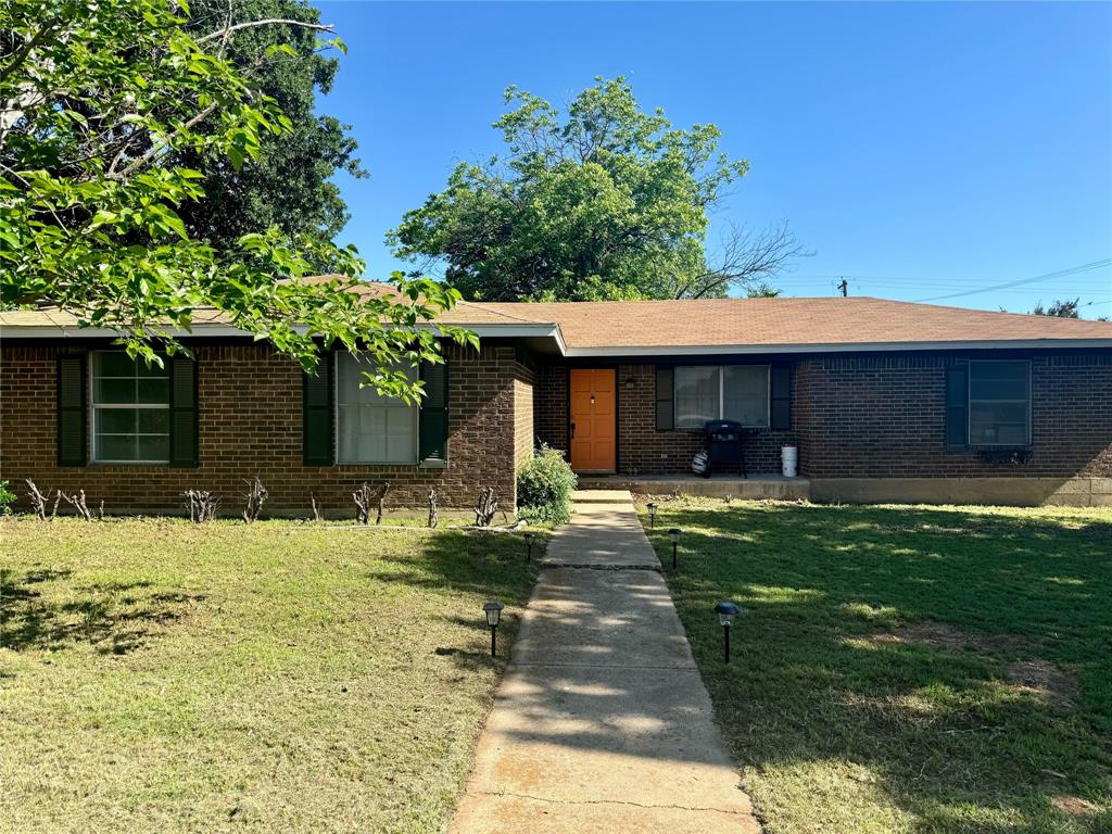 1400 Royal Lane Property Photo
