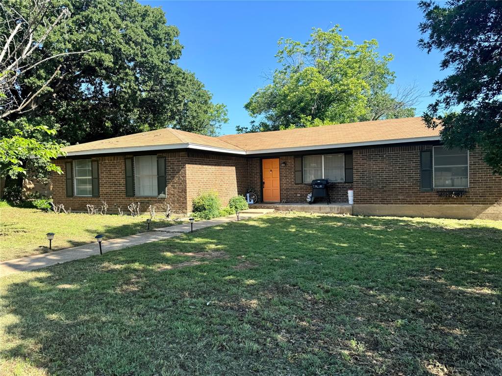 1400 Royal Lane Property Photo 1