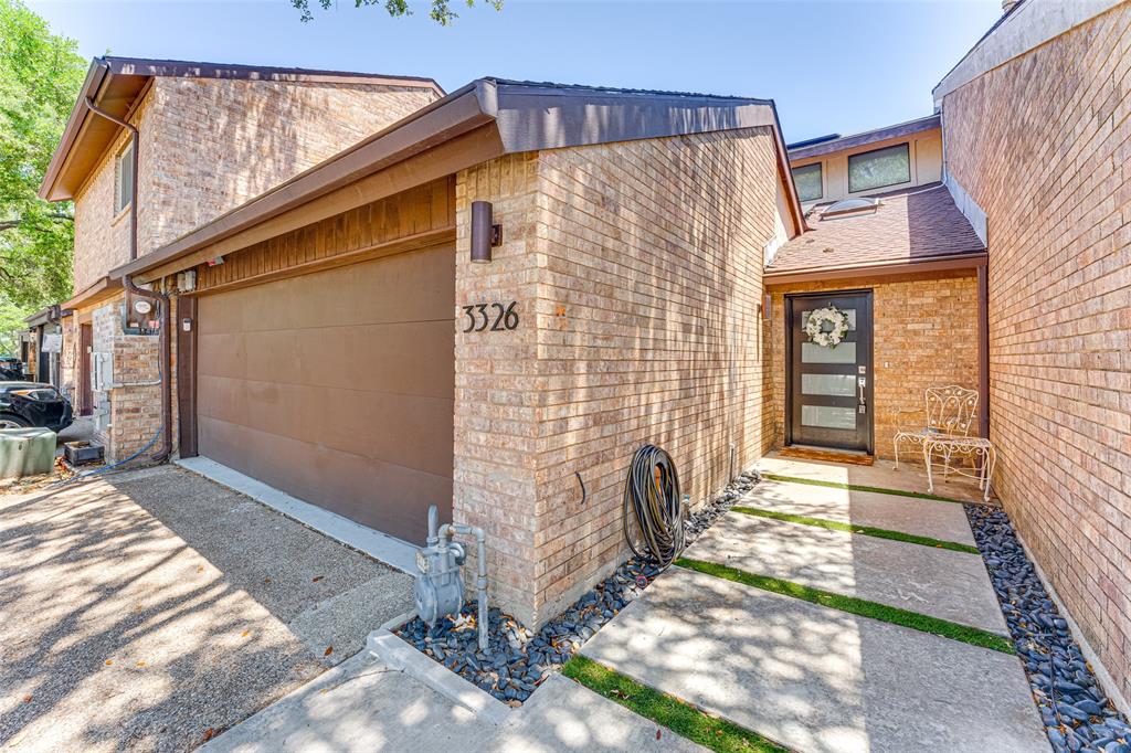3326 Courtyard Place Property Photo