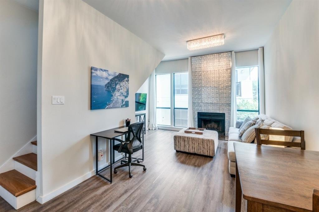 3907 Throckmorton Street Property Photo