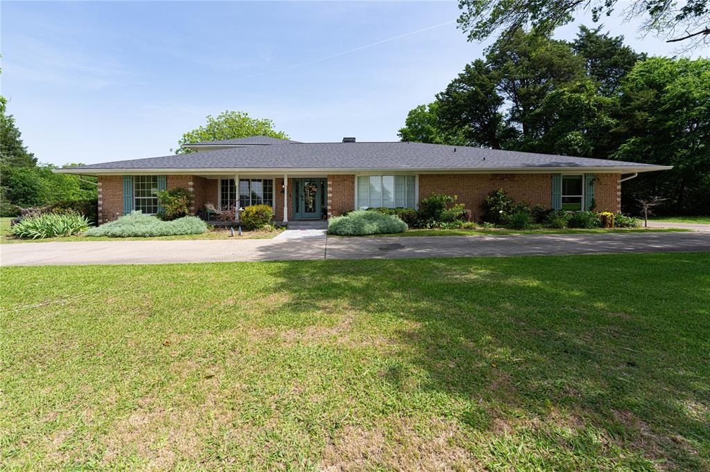 635 E Tripp Road Property Photo 1