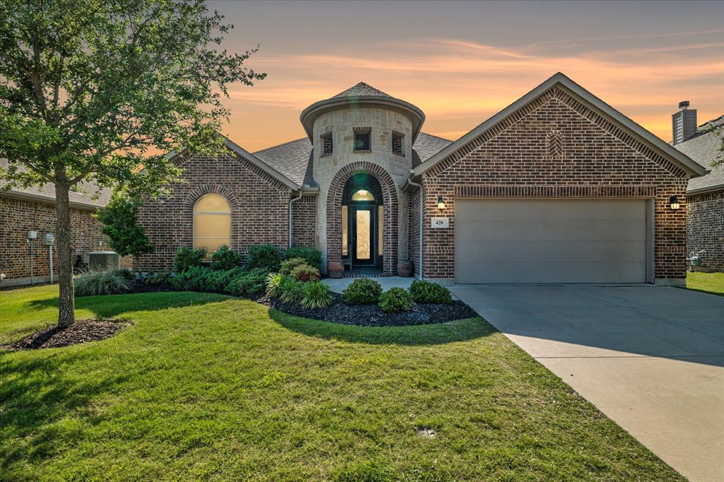 420 Traveller Street Property Photo 1