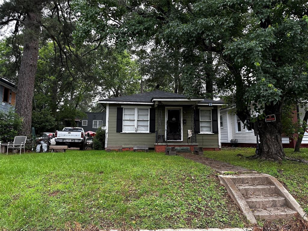 2624 Creswell Avenue Property Photo 1