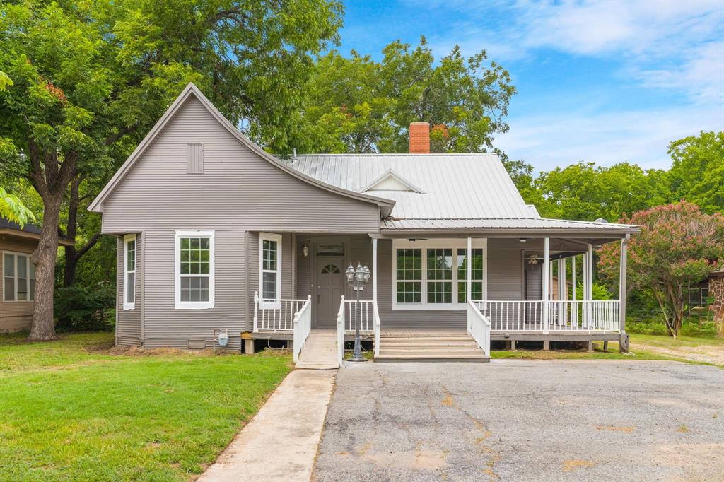 1315 E Pecan Street Property Photo