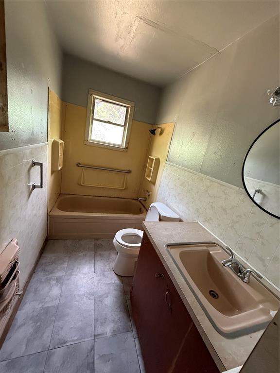 701 Perry Property Photo 10