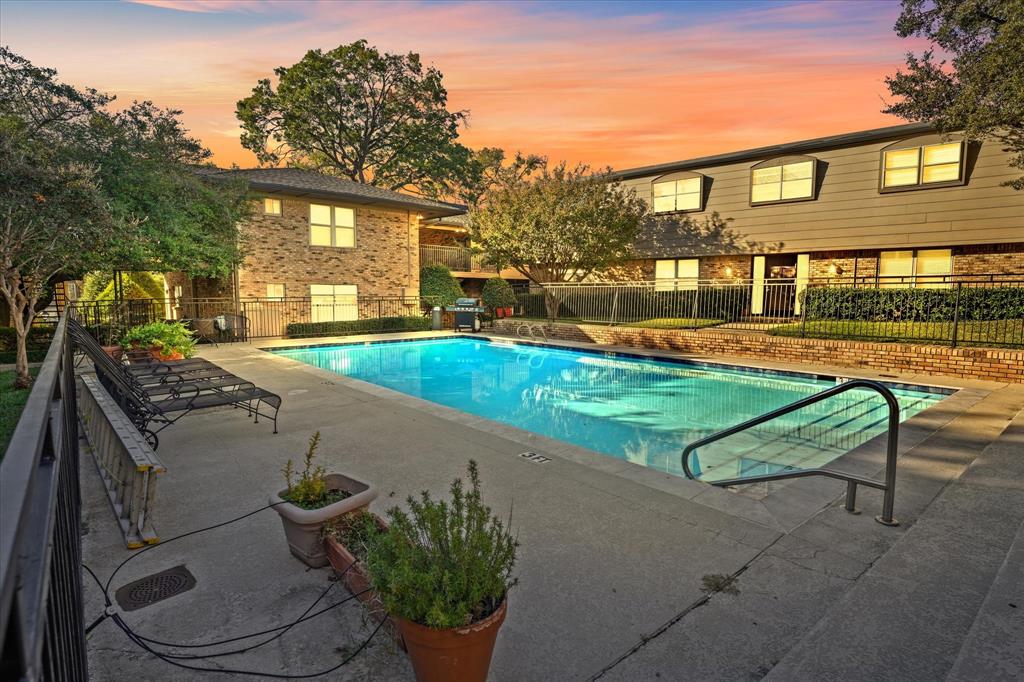 7925 Royal Lane Property Photo