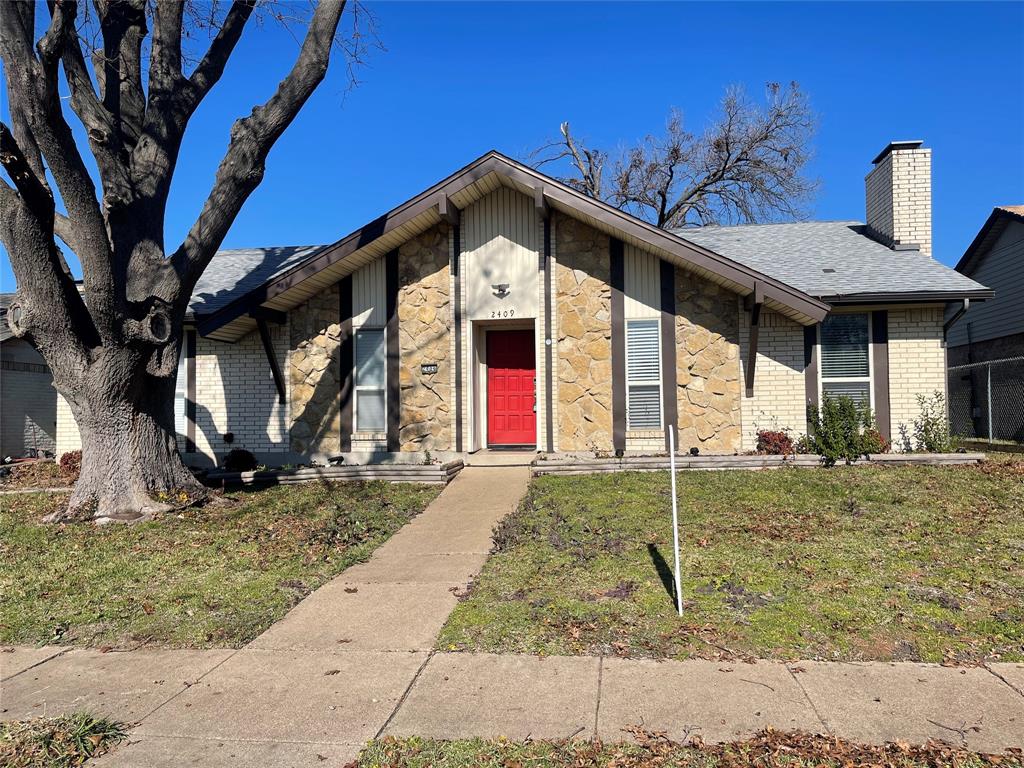 2409 Stoneleigh Drive Property Photo