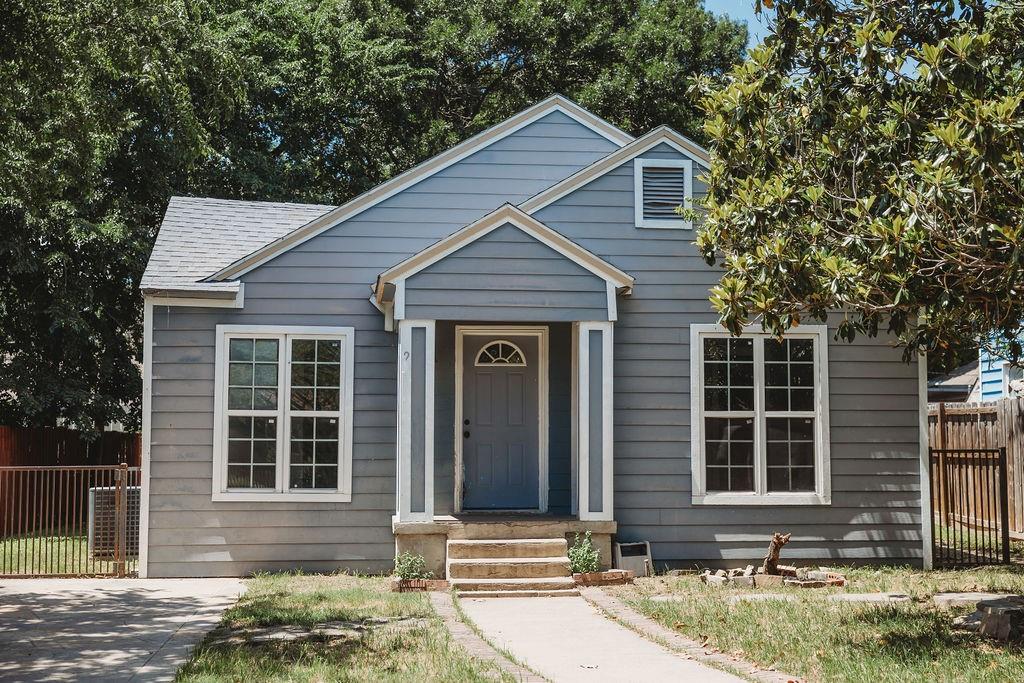 2227 Roanoke Avenue Property Photo