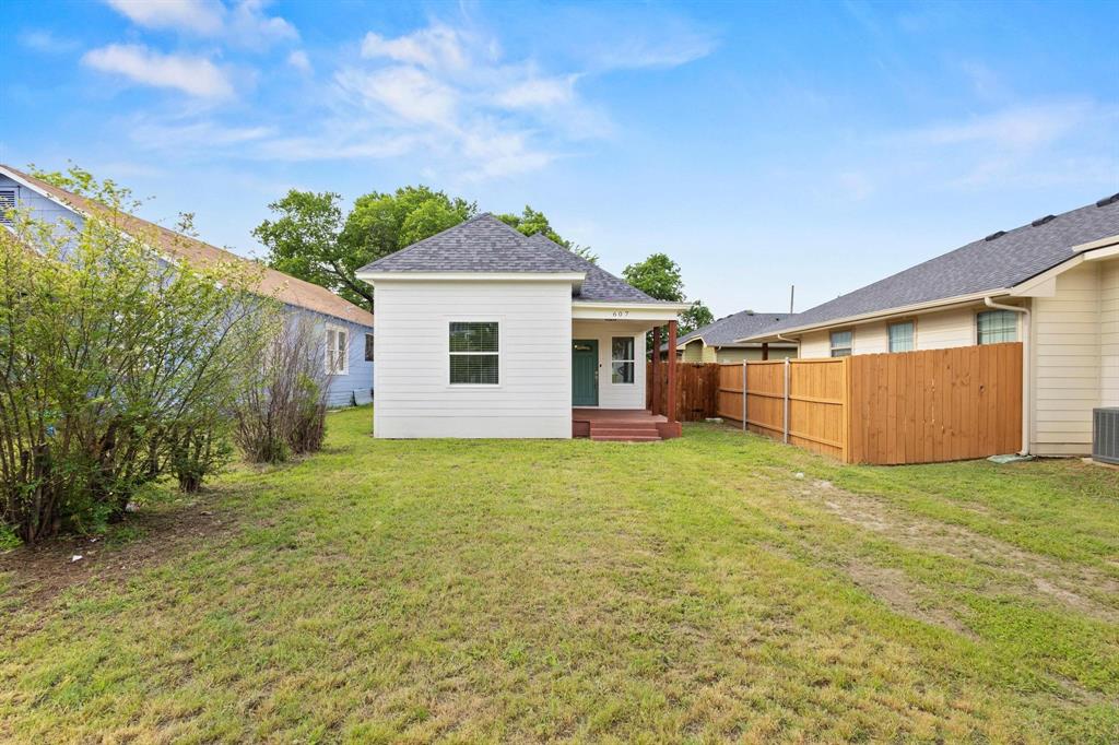 607 W Sears Street Property Photo