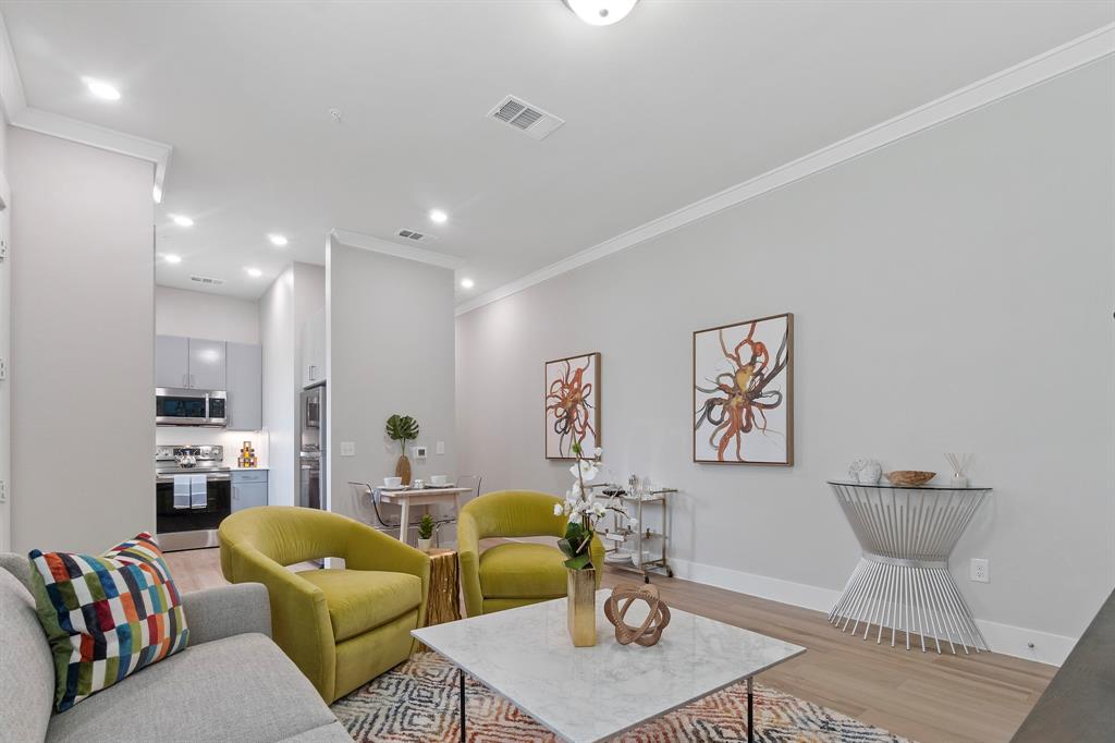 8504 Urban Property Photo 4