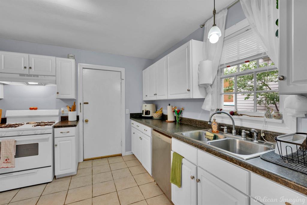 744 Ratcliff Street Property Photo 6