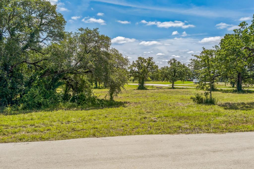 600 Nyoka Bend Property Photo 4