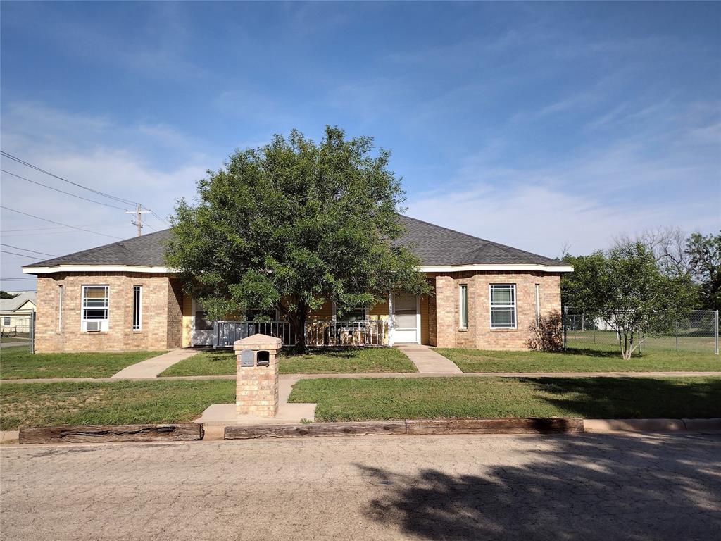 712 Plum Street Property Photo