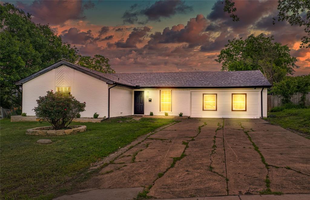 2612 Canary Circle Property Photo
