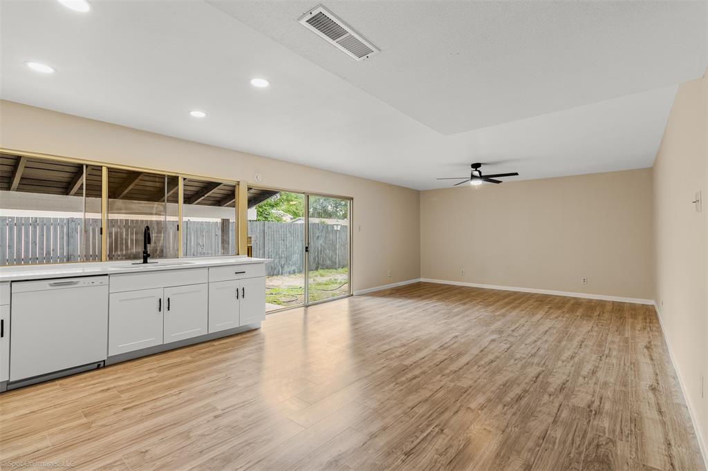 3122 Teakwood Drive Property Photo 8