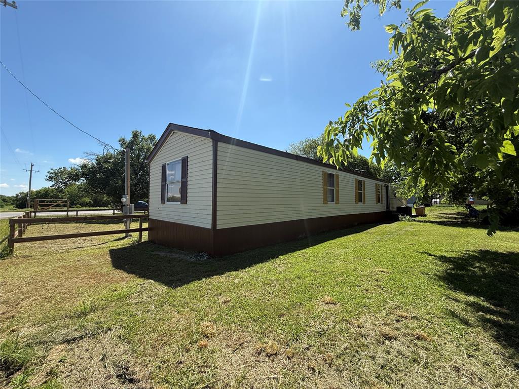 9805 State Highway 171 Property Photo 1