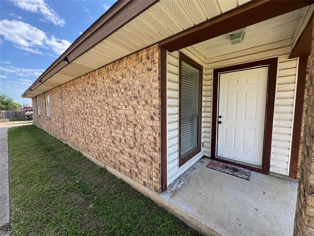 2425 Ventura Drive Property Photo